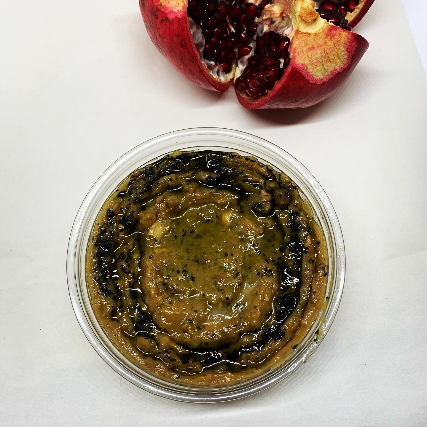NEW NEW NEW NEW
Vegan fire roasted eggplants with drizzle of pomegranate molasses and touch of mint!!!!!!!!!
Order for Sunday delivery before they are all gone!!
#vegan #sfvegans #bayareavegetarians #oynanaturalfoods #oynakuku #persianfood #sfeats 